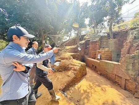 
清代保東糖漏窯遺址出土，文史界認為，這項發現確立當地扮演台灣糖業發展史關鍵地位。（曹婷婷攝）

