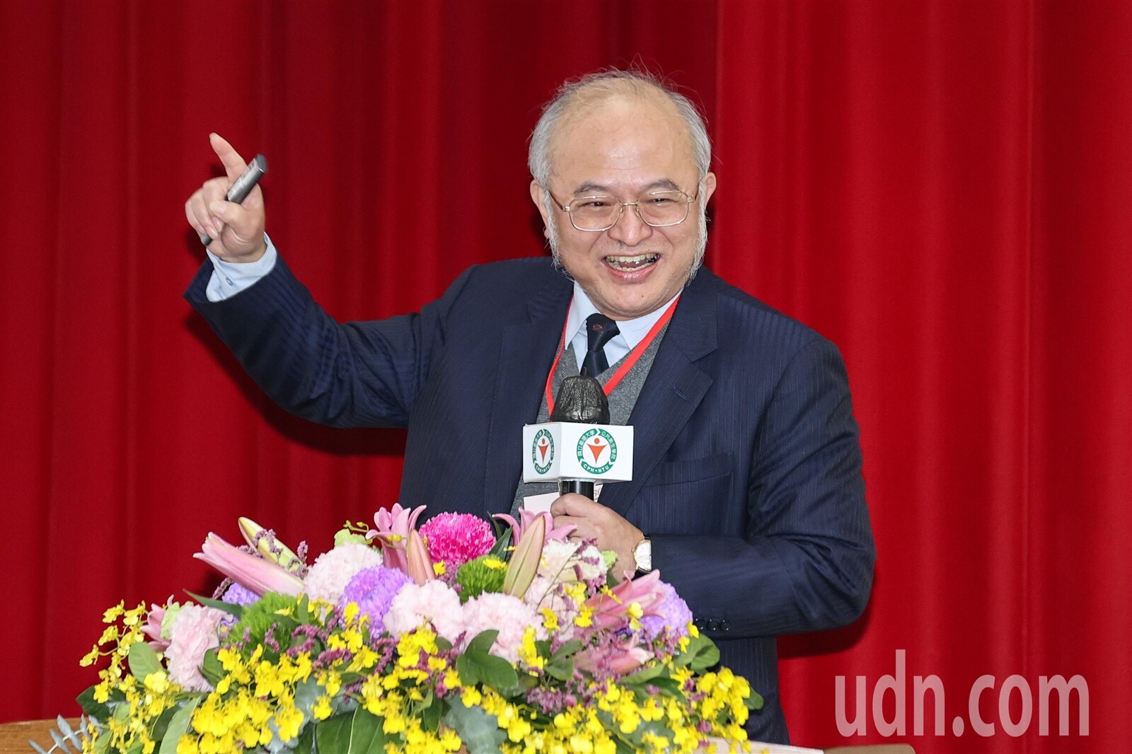 健保30年永續研討會上午舉行，台大醫院院長吳明賢談分級醫療，吳明賢建議可參考日本經驗。記者曾原信／攝影 