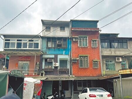 房屋稅新制去年7月上路,基隆市稅務局指出,基隆市符合自住用標準但尚未戶籍登記的房屋,仍有逾2萬戶,呼籲屋主於3月24日前完成設籍,否則房屋稅恐增至少1.17倍。(徐佑昇攝)