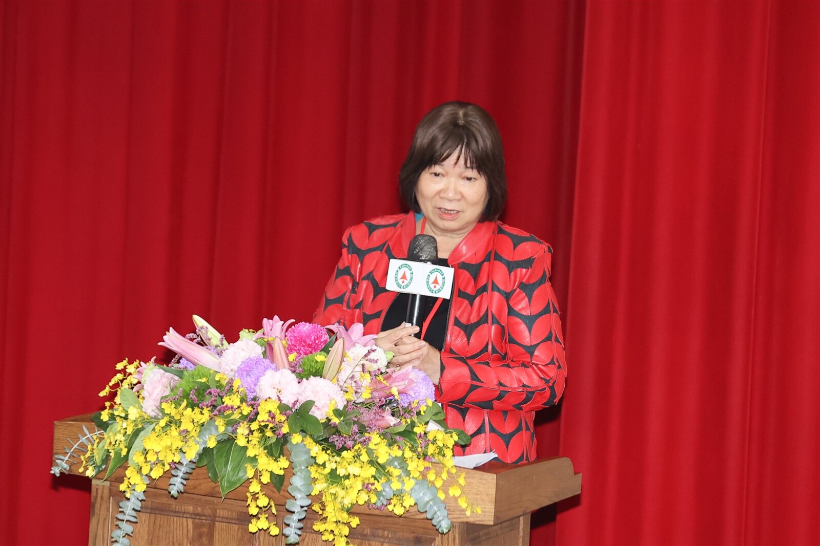 護理師公會全聯會紀淑靜表示,護理師空缺率逐年攀升,許多年輕醫師至診所、長照機構就職,高達15%離職護理師轉行去當房屋、保險仲介。記者曾原信/攝影