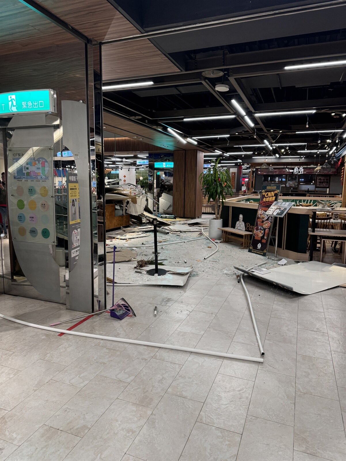 新光三越氣爆後,公司已決定設第二賣場,28日營業。本報資料照