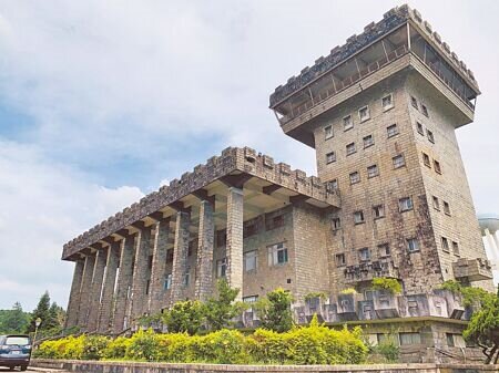 金山青年活動中心閒置已久,里長建議規畫泳池、停車場等設施供區民使用,但藍綠議員皆呼籲整體開發、提高格局。(本報資料照片)