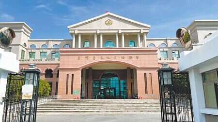 台東傅姓女子因拔除鄰居栽種的2棵樹蘭,被檢方依毀損罪起訴,一審判處拘役10日,傅女不服上訴,二審認證據不足,傅女行使占有人權利,欠缺毀損犯意,因此撤銷原判,改判無罪。(蕭嘉蕙攝)