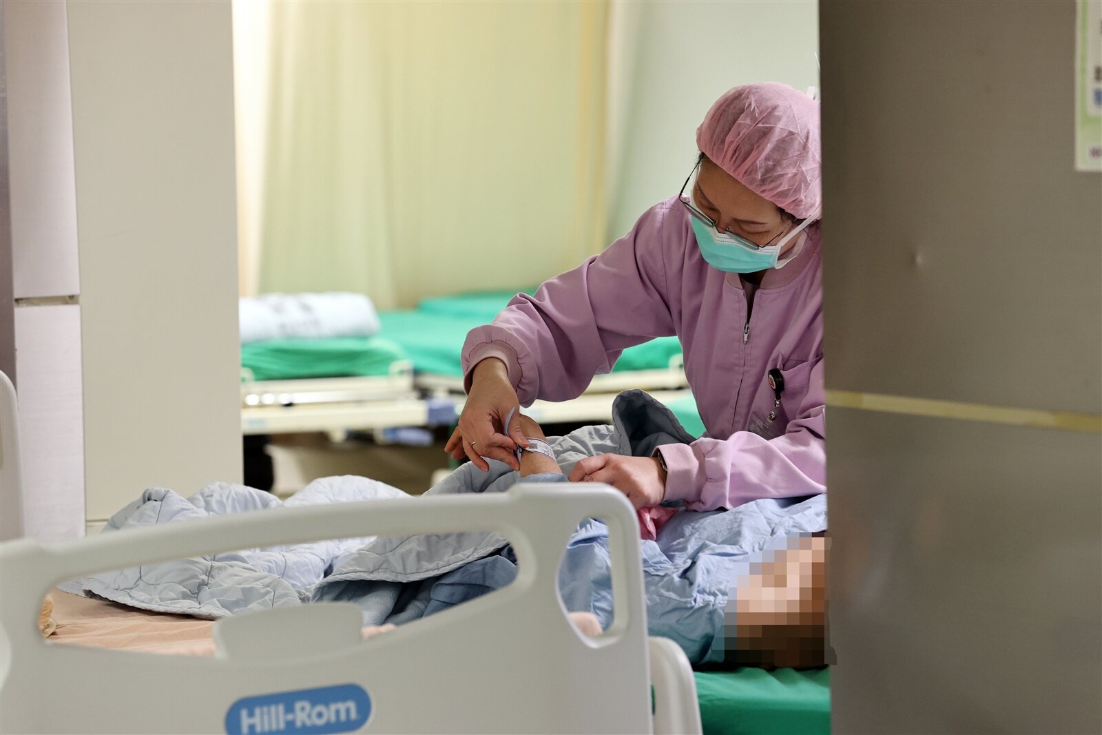 護理師呼籲，民眾應體諒護理師的辛苦、珍惜台灣的醫療資源。本報資料照片 