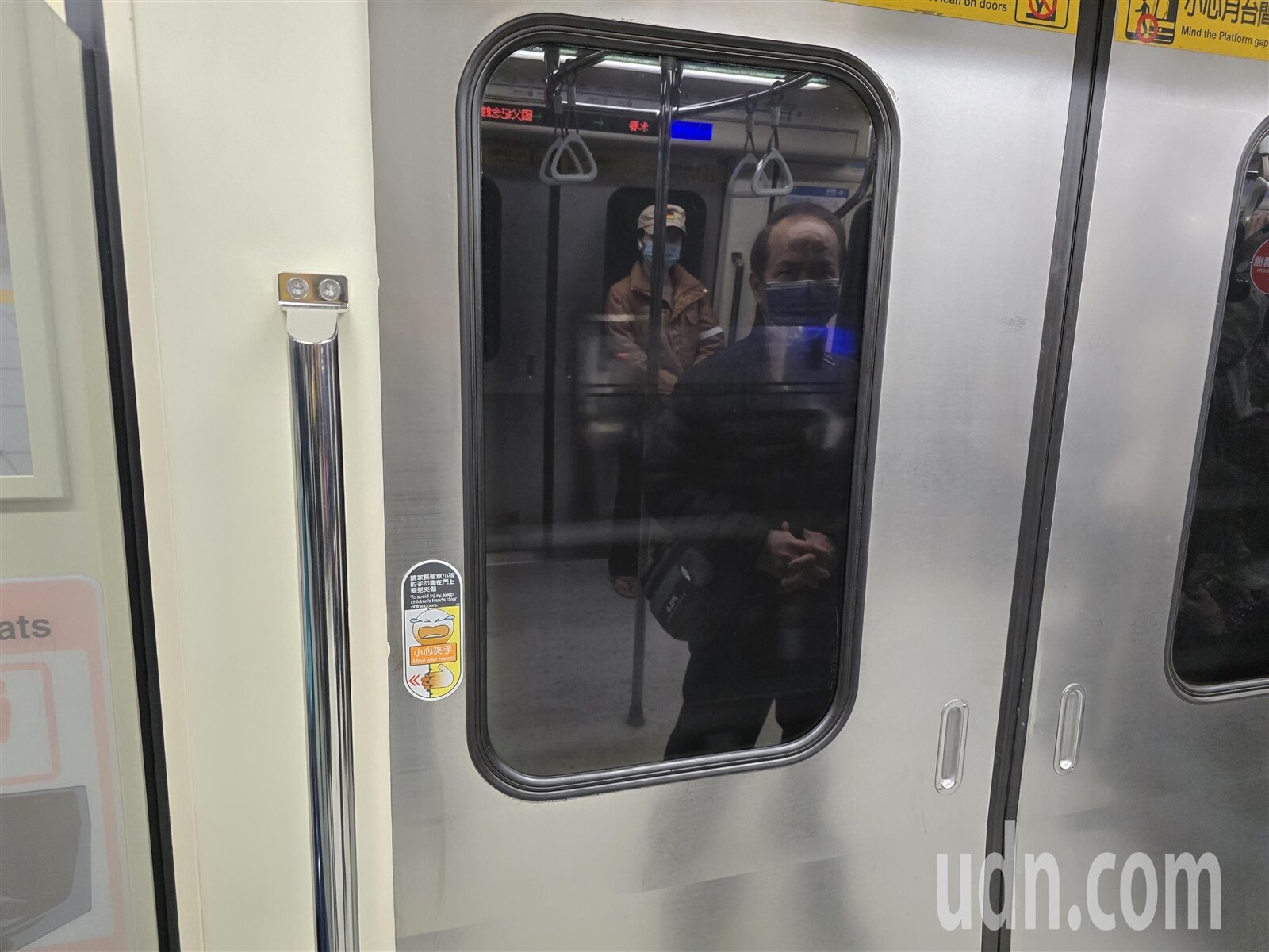 北捷車廂車門。記者邱書昱/攝影