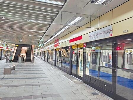 
台北捷運過去3年發生近200次列車車門、月台門未正常開關，平均1年65次，相當於每5天就發生1次故障。（謝佳君攝）
