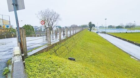 宜蘭縣政府研議從國道5號高速公路作為起點,沿蘭陽溪堤岸共構興建縣內首條東西向快速道路,可連結三星鄉、大同鄉,全長約23公里。(吳佩蓉攝)