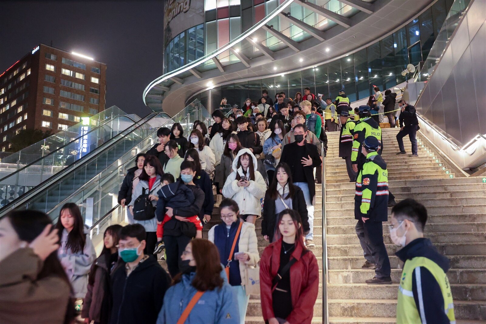 根據北捷資料統計,2023年國父紀念館1月出站平均人數為16571人,與2025年同期為24486人相比,增加5成。本報資料照