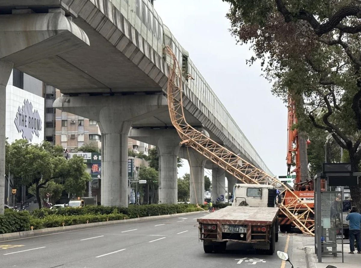 興富發文心愛悅前年興建中吊臂砸到台中捷運軌道,害列車撞上釀1死15傷。圖/聯合報系資料照