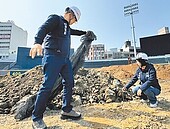 挖出營建廢土　新竹棒球場淪掩埋場