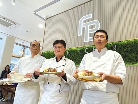 
台塑牛小排插旗內湖，圖中為主廚黃韋銘。圖∕杜蕙蓉
