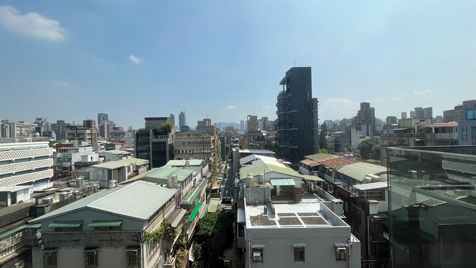 ▼大安區早期眷村房很多都已都更改建,老地主搬走後有的另外買房,有的一輩子租房。(示意圖/東森財經新聞張琬聆攝)