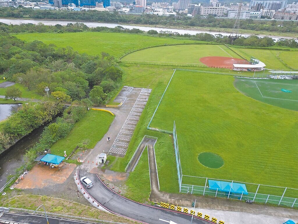 新北市高灘處規畫於樹林鹿角溪身障棒壘球場旁腹地新建簡易球場,預計於10月完工。(新北市高灘處提供/陳慰慈新北傳真)