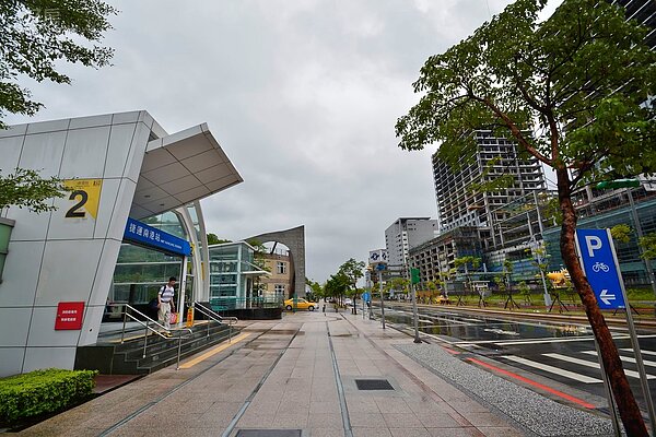 高鐵南港站預計今年7月通車,可望分擔1/4北部地區運量 (好房News記者 陳韋帆/攝影)
