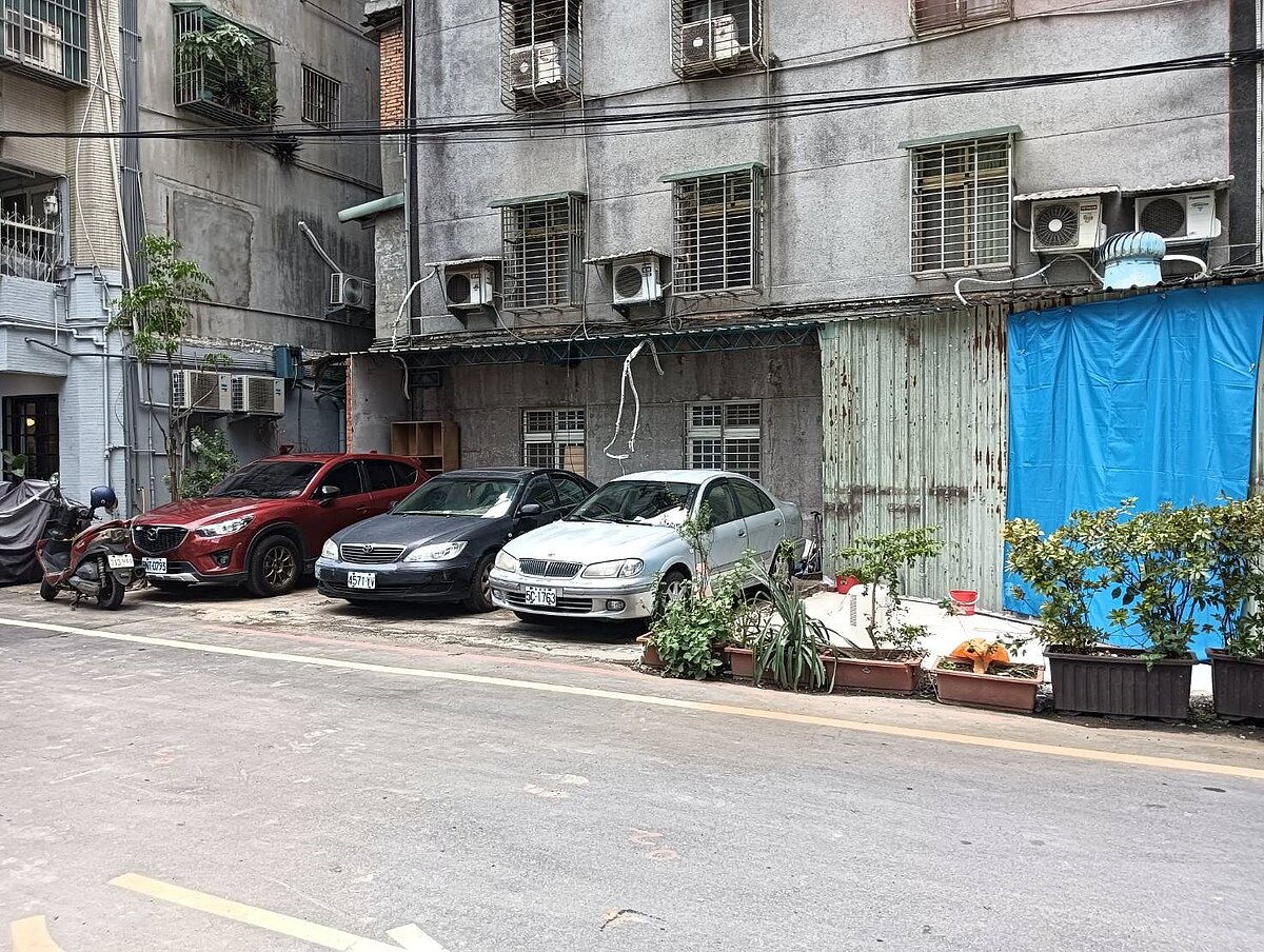 板橋民生路二段活化前。圖／新北市養工處提供