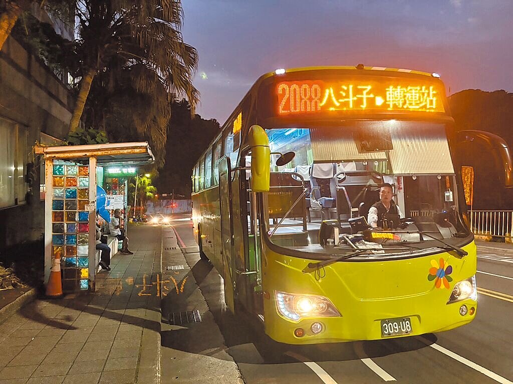立委林沛祥爭取國道客運2088路線增設新支線2088C，自3日起試辦3個月。圖／立委林沛祥服務處提供
