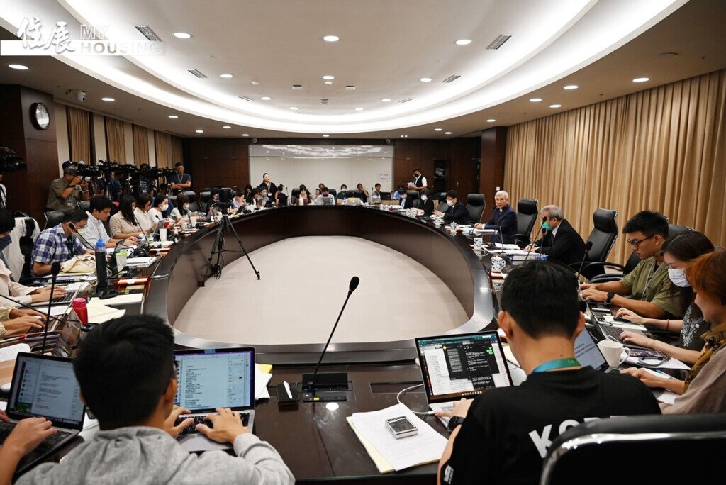 2024年央行祭出第七波房市管制，至今餘波盪漾，圖為去年第三季理監事會後記者會現場。