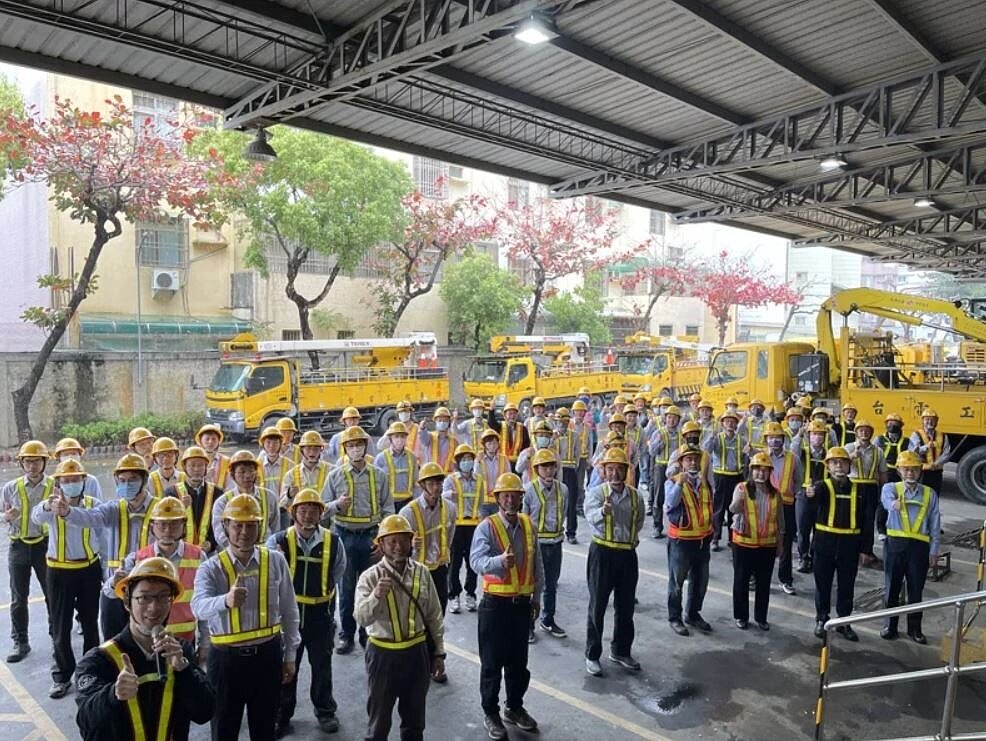 台電雲林區營業處團隊宣誓,今年春季將加強穩定供電作為,將去年267件高壓停電事故降至219件以下。圖/台電雲林區營業處提供