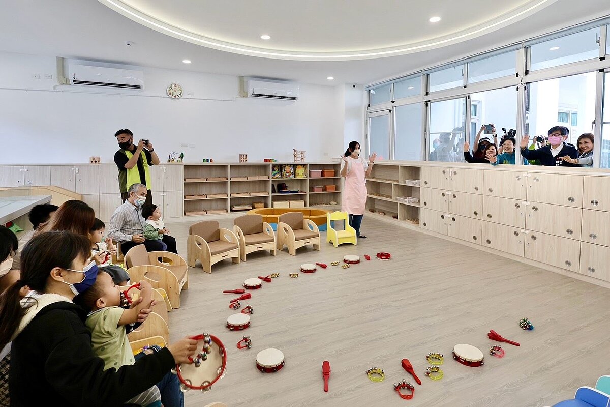 仁武區第3處公托「仁武灣內公共托嬰中心」正式開幕。圖/新聞局提供