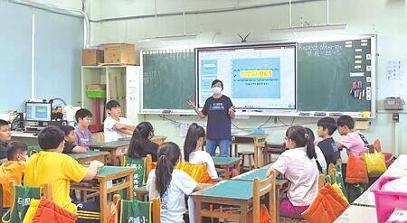 114年國中教育會考昨天截止報名,經全國試務會統計,全國18個考區及大陸考場總報名人數計17萬5247人,較去年減少1.6萬人,不僅是連續4年考生減少,更是創歷史新低。(本報資料照片)