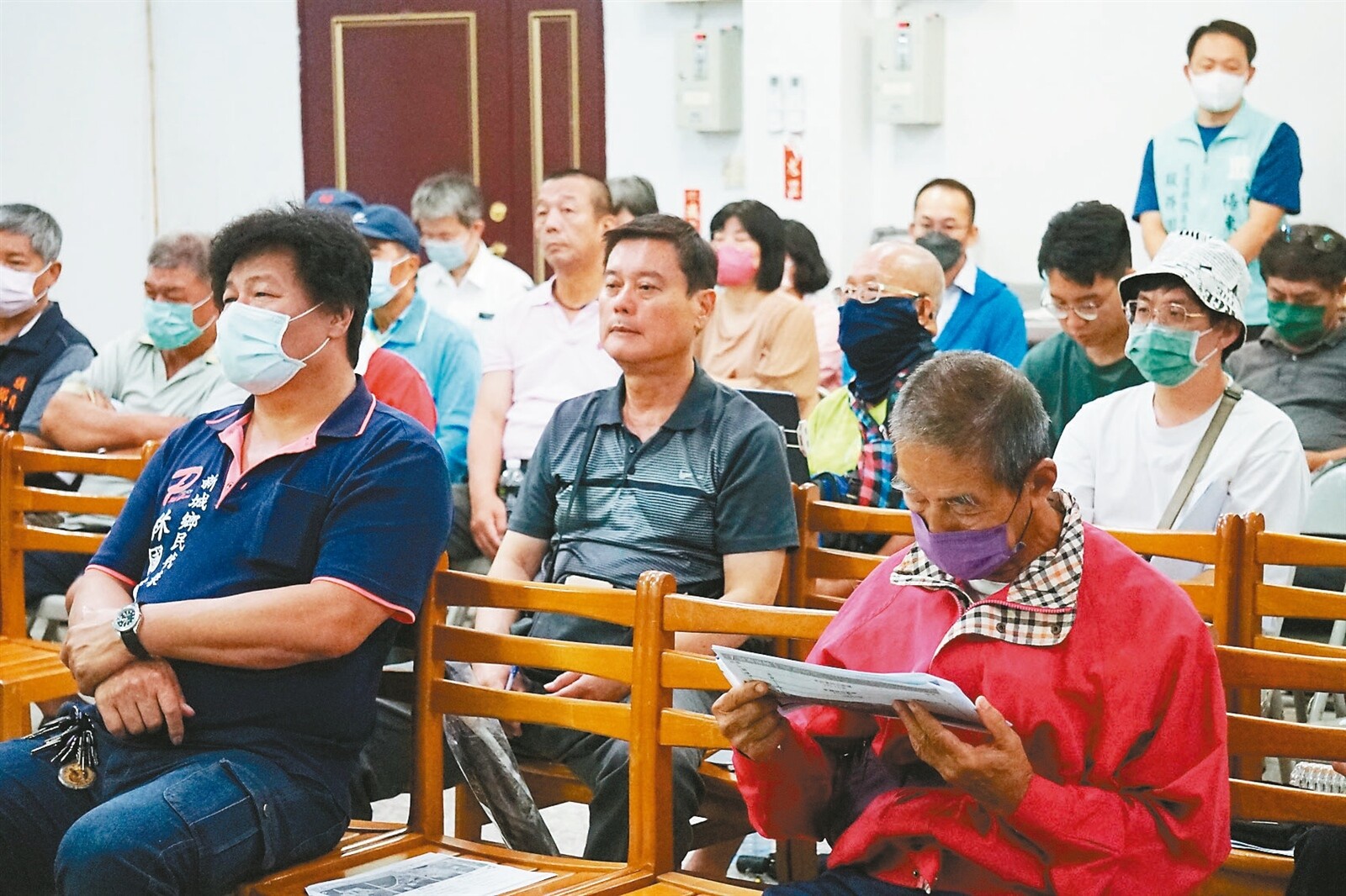 交通部以造價高、經濟效益低為由退回花東快可行性評估,花蓮縣長徐榛蔚發聲明稿表達強烈不滿,批民生建設不應淪為政治算計。圖為花東快重啟可行性評估,公路總局在新城鄉的首場說明會。本報資料照片