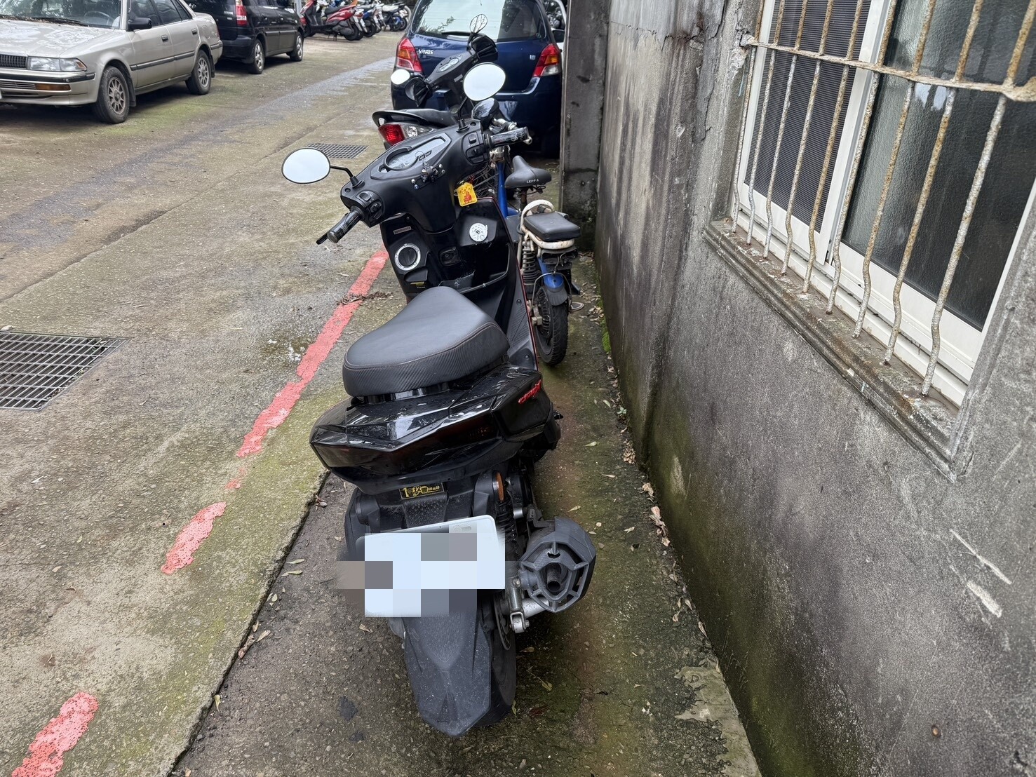 警方目前已依特徵掌握一名男嫌,將持續擴大調閱監視器,通知到案後依毀損罪嫌偵辦。圖:讀者提供