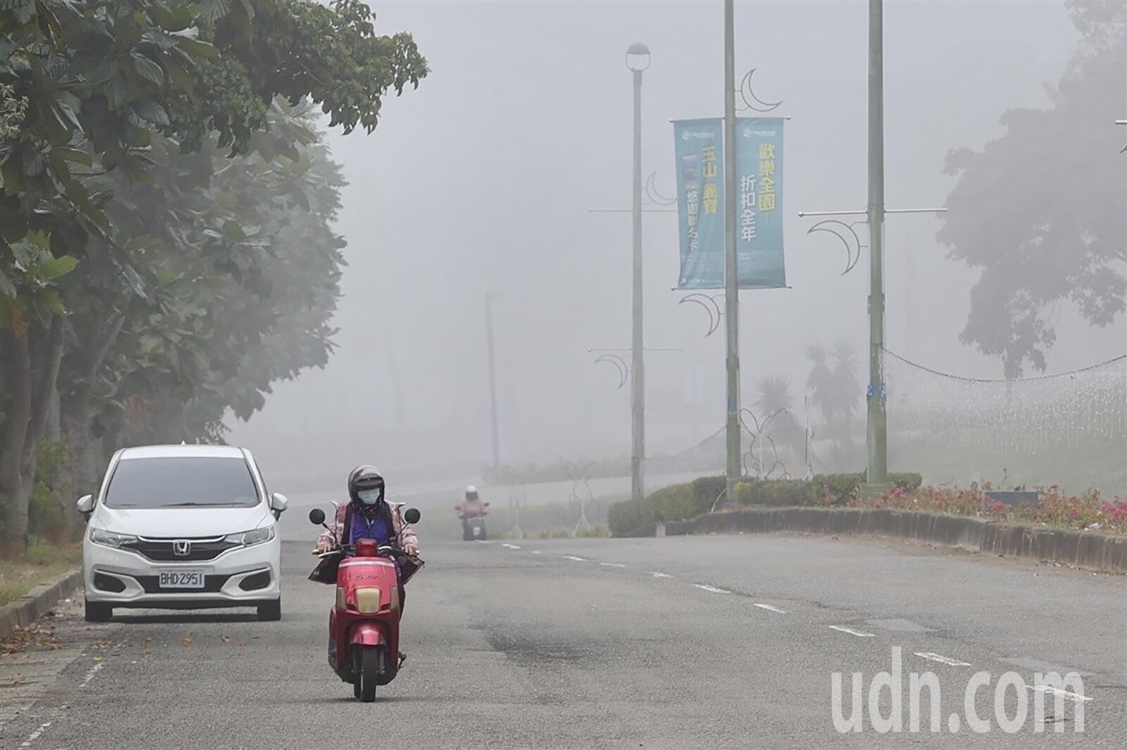台南以北地區及馬祖上午易有局部霧或低雲影響能見度,氣象署發布濃霧特報,呼籲民眾注意。本報系資料照片