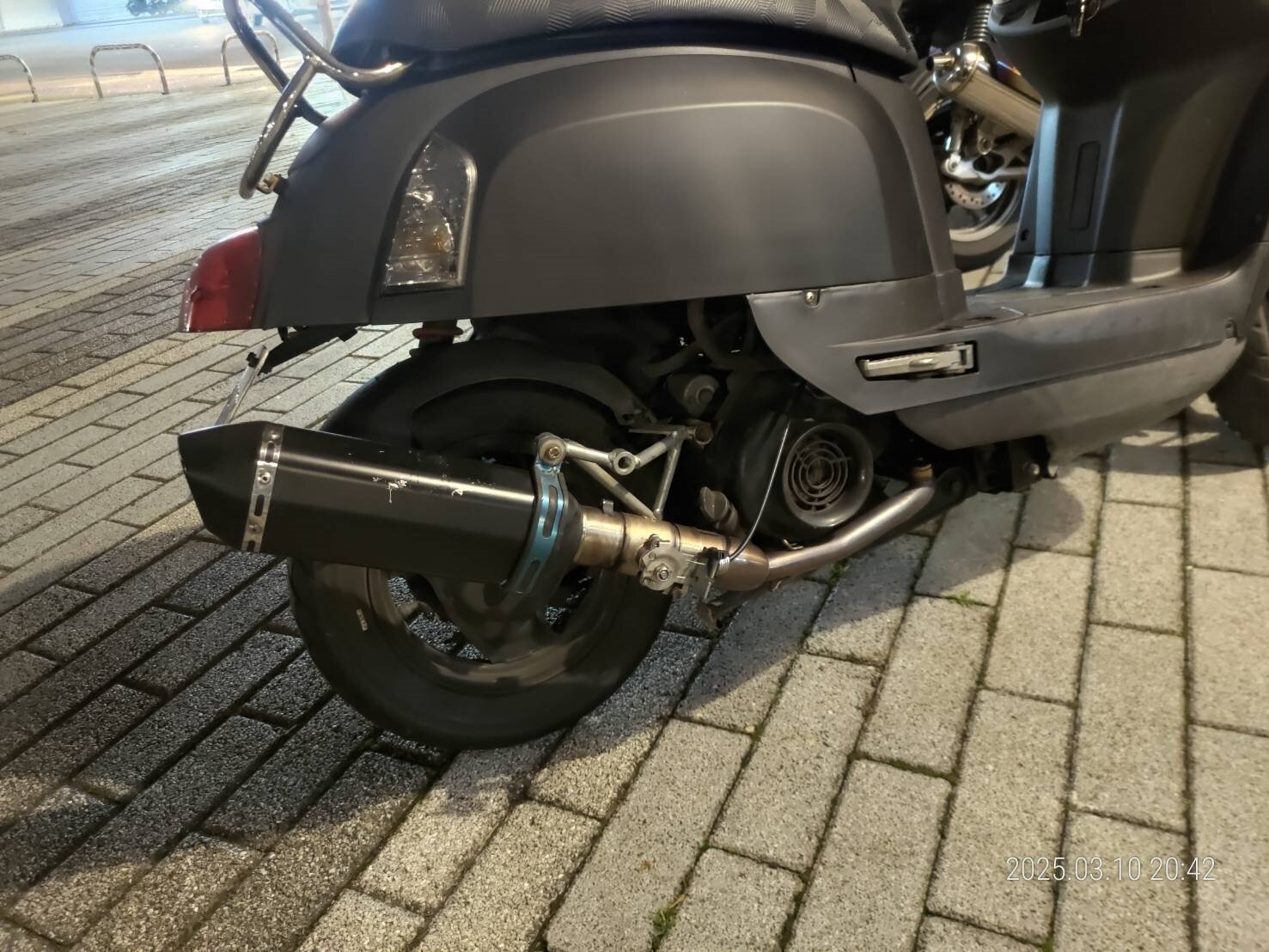 噪音車輛不僅對周邊居民的生活造成困擾,也對交通安全構成威脅。圖:警方提供