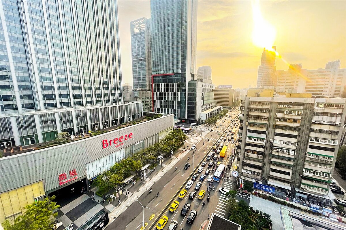 永慶房產集團分析,位於信義區的Dream Plaza周邊住宅價格高達114.1萬元,與信義區平均89.2萬元的單價相差近27.9%,差異最大。圖/永慶房產集團提供