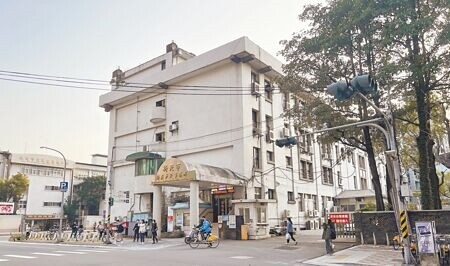 新北市政府推動新莊行政園區計畫,將整合警察局新莊分局、新莊戶政及地政事務所,不過計畫提報內政部逾3年,至今尚未排審。(呂健豪攝)