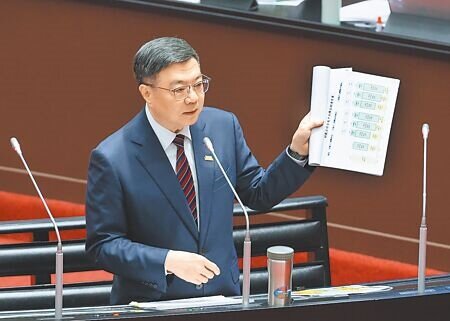 美方不斷要求台灣增加國防預算,甚至認為應達國內生產毛額(GDP)的10%,閣揆卓榮泰12日首度直言「現階段不可能」。(姚志平攝)