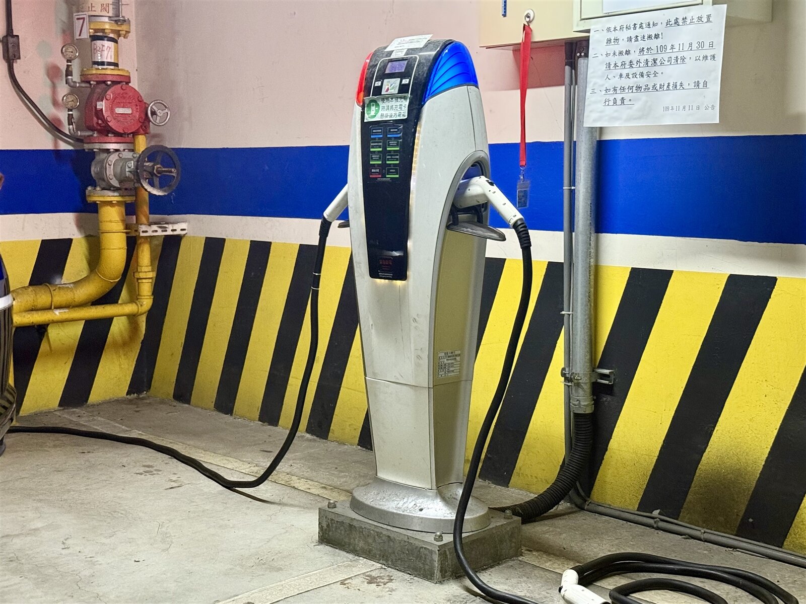 充電樁設置最常遇到的困難在於區權人達成共識。記者張策/攝影