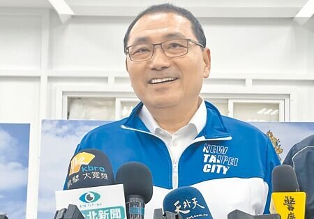 
新北市長侯友宜13日表示，針對環狀線受地震毀損，市府已委任律師團將向中工求償，訴訟程序已準備就緒，以最快速度提出訴訟。（呂健豪攝）
