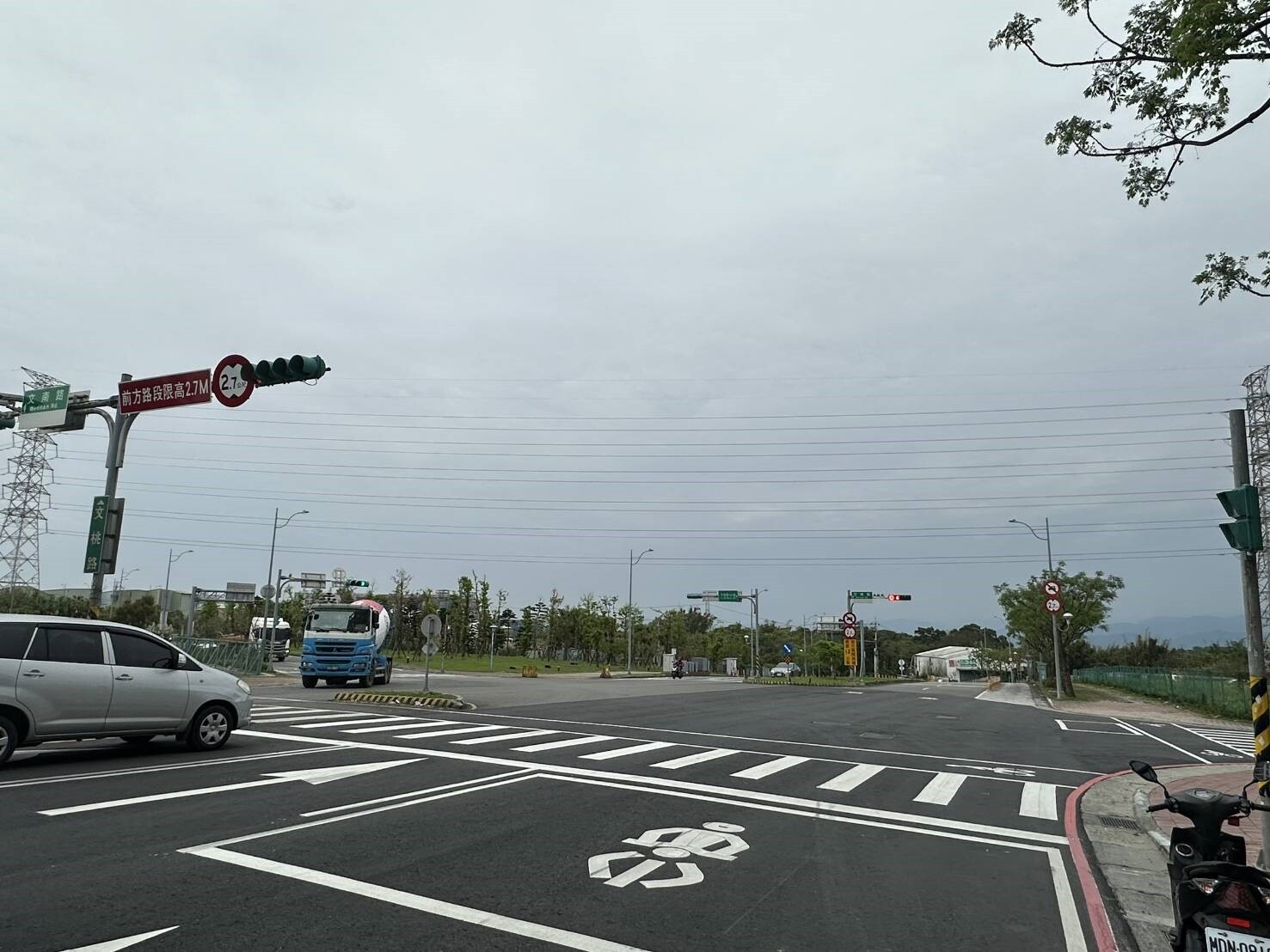 為防止大貨車進入新北市新莊區壽山路造成危險,龜山區文桃路與文南路口將執行大貨車禁行科技執法。圖:警方提供