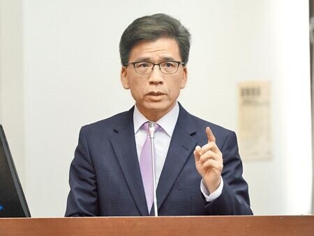 
地震險理賠條件嚴苛，災民無法受到保障。金管會主委彭金隆表示，今年7月1日先針對臨時住宿所需費用小幅度改革。（郭吉銓攝）
