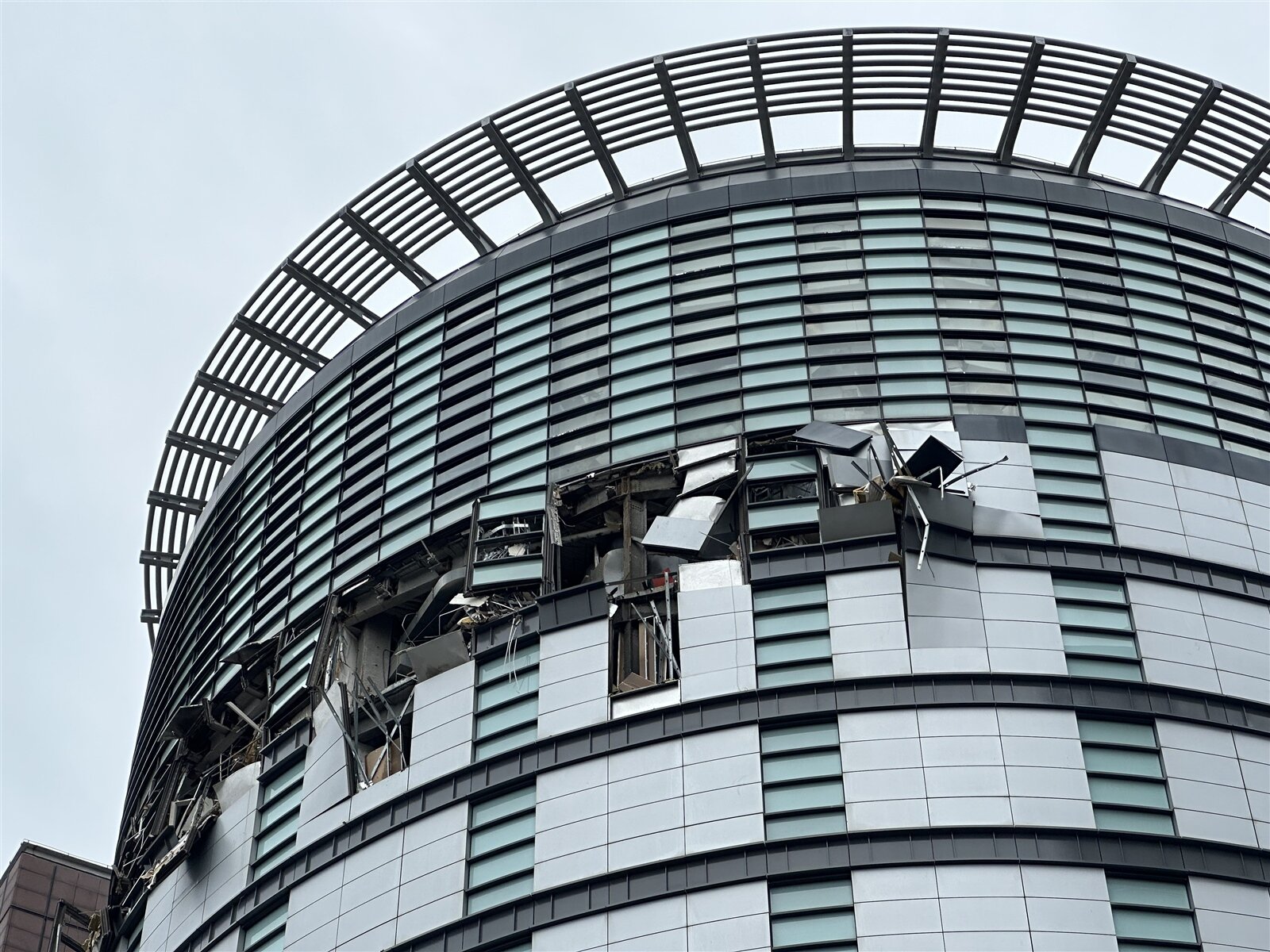 台中新光三越2月13日氣爆釀5死30多人輕重傷,至今仍無人被列過失致死罪嫌「被告」。聯合報系資料照