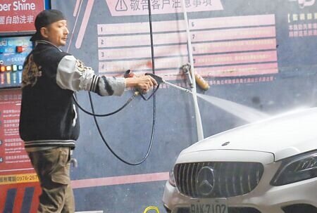 台灣水價31年未調整,台灣自來水公司明(31日)向經濟部提交「合理水價檢討報告」,平均水價漲幅估2成6至4成,預計影響786萬戶。(本報資料照片)