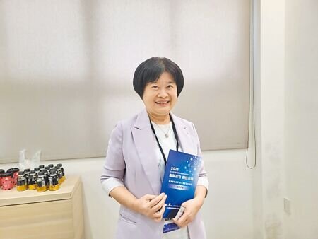 
奇美醫院專案副院長暨護理部總監陳琴認為，在宅住院最具挑戰的是商業保險問題，因無法像在醫院住院有日型額給付保險金，無法獲賠。（林周義攝）
