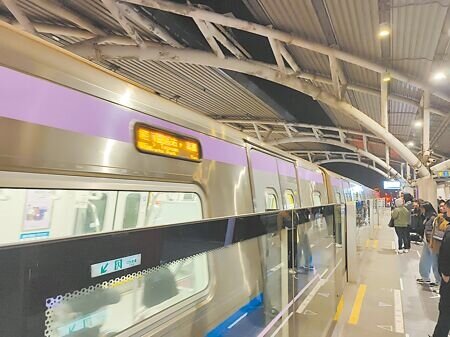 
桃園捷運橘線串聯桃園、中壢、平鎮、龍潭，涵蓋桃園近7成人口，桃市府爭取2026年報請交通部審議，圖為機場捷運。（賴佑維攝）
