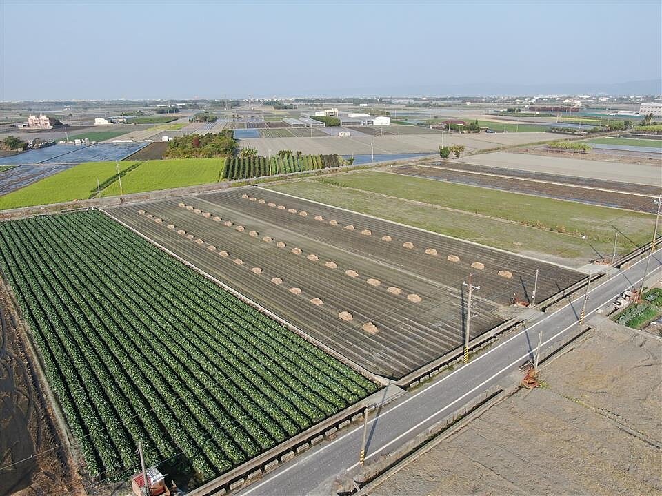 彰化縣今年逾期未辦繼承登記的不動產,即日起至6月30日止公告3個月,計有4593筆土地、144棟建物,縣府地政處表示,公告期滿仍未辦理繼承登記者,將予以列冊管理。圖/縣府提供