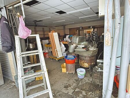 
台中市第五市場樂群早點已裝修天花板。（寶智華攝）
