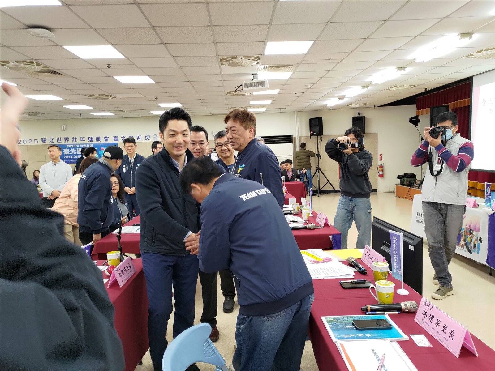 蔣萬安今天上午赴南港區里長座談。記者林麗玉/攝影