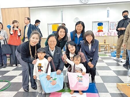 
桃園市政府4月起推動「友善托育2.0」，全國首創的桃園市婦幼衛生所也將於7日營運。（姜霏攝）
