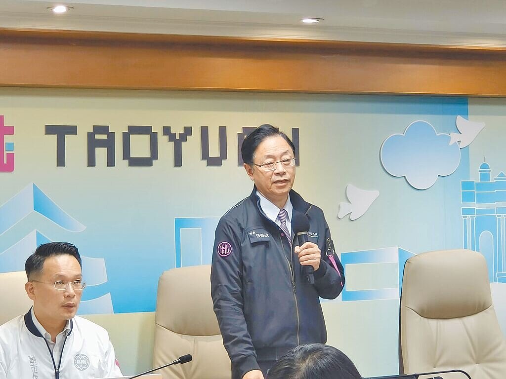 美國宣布對台灣課徵32%關稅,桃園市長張善政(右)建議,中央可規畫去年超徵的5283億元稅收用在4大面向。圖/中時報系資料照