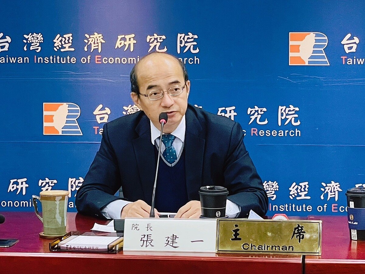 立院通過財劃法修正案,台經院院長張建一表示,財劃法因為時空背景不同,過去確實有不合理之處,但修法要遵行兩大原則。圖/台經院提供