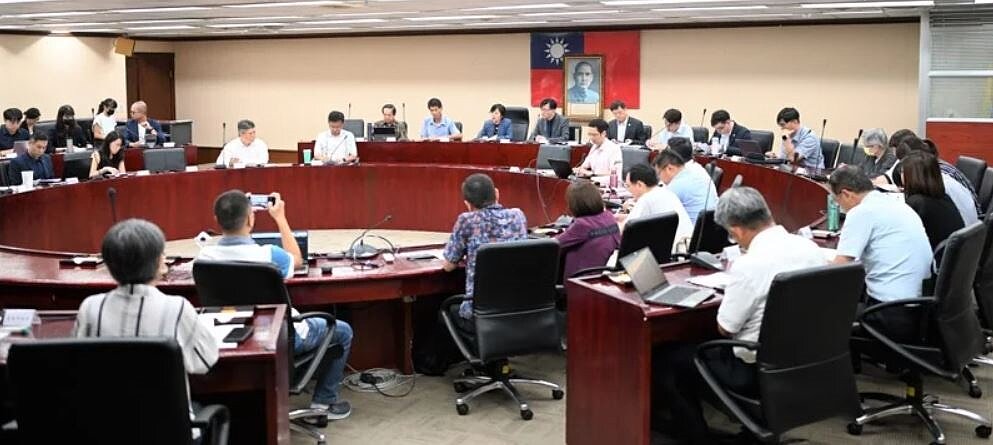 近年發生多起不法分子勾結專業人士，誘騙民眾將名下房地產抵押貸款，造成財產損失，內政部劉世芳認為應加強鼓勵民眾申請「地籍異動即時通服務」。圖／內政部提供
