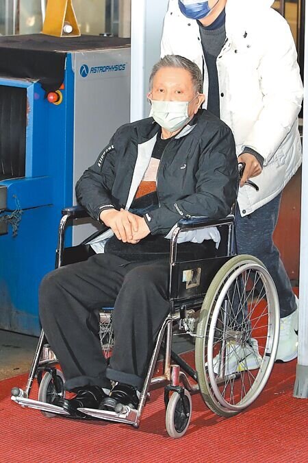 威京集團董事長沈慶京(見圖),29日下午抵達台北地院。(黃世麒攝)