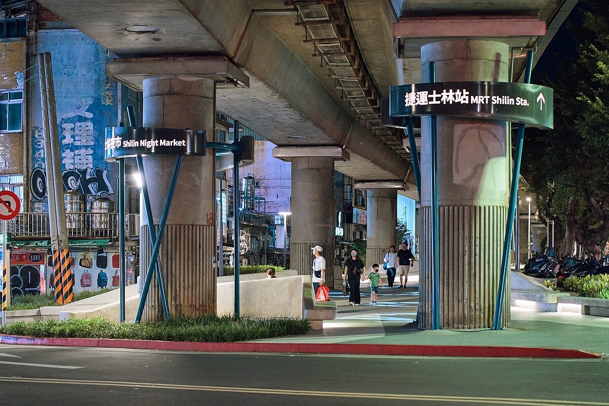 捷運橋下空間翻轉,士林至劍潭綠廊更新。圖/台北市工務局提供