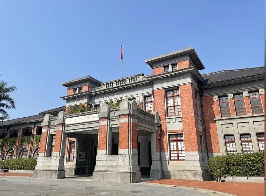 2025年將至，竹市有多項新制，包括竹市長期照顧管理中心成立、竹市青年發展中心成立、敬老愛心卡增加8間適用藥局等，同時配合中央執行一次用旅宿用品限制使用對象及實施方式等政策。圖／聯合報系資料照
