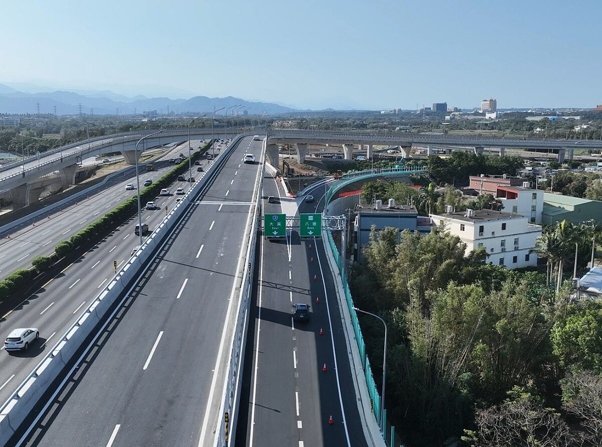 國3大溪交流道南下往八德匝道完工通車，完成交流道最後一哩路。圖／高公局提供
